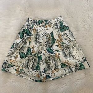 Mulla White/Green Tropical Lion Print Pleated Shorts Sz S